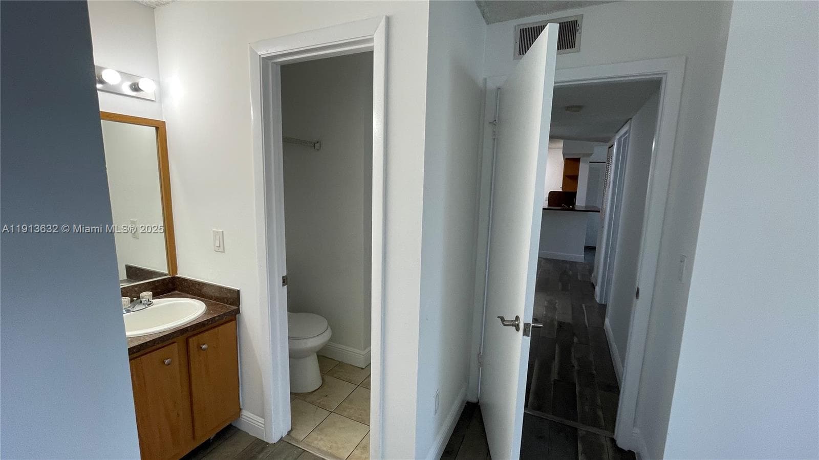 ROYAL POINCIANA CONDO · #1310 in Pompano Beach - Photo 28
