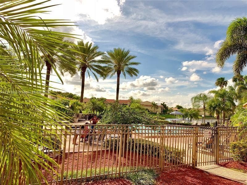 ROYAL POINCIANA CONDO · #1310 in Pompano Beach - Photo 14