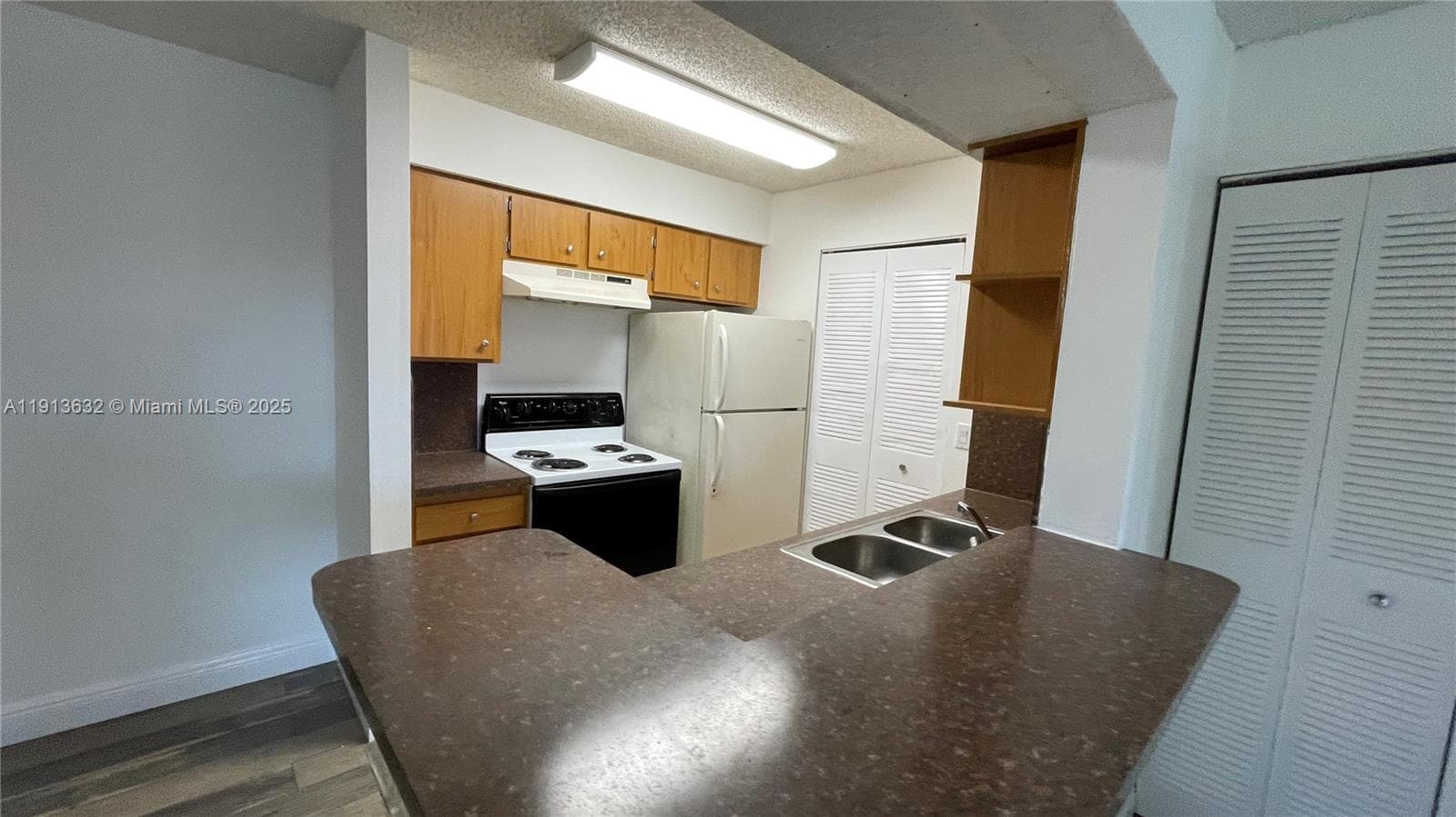 ROYAL POINCIANA CONDO · #1310 in Pompano Beach - Photo 25