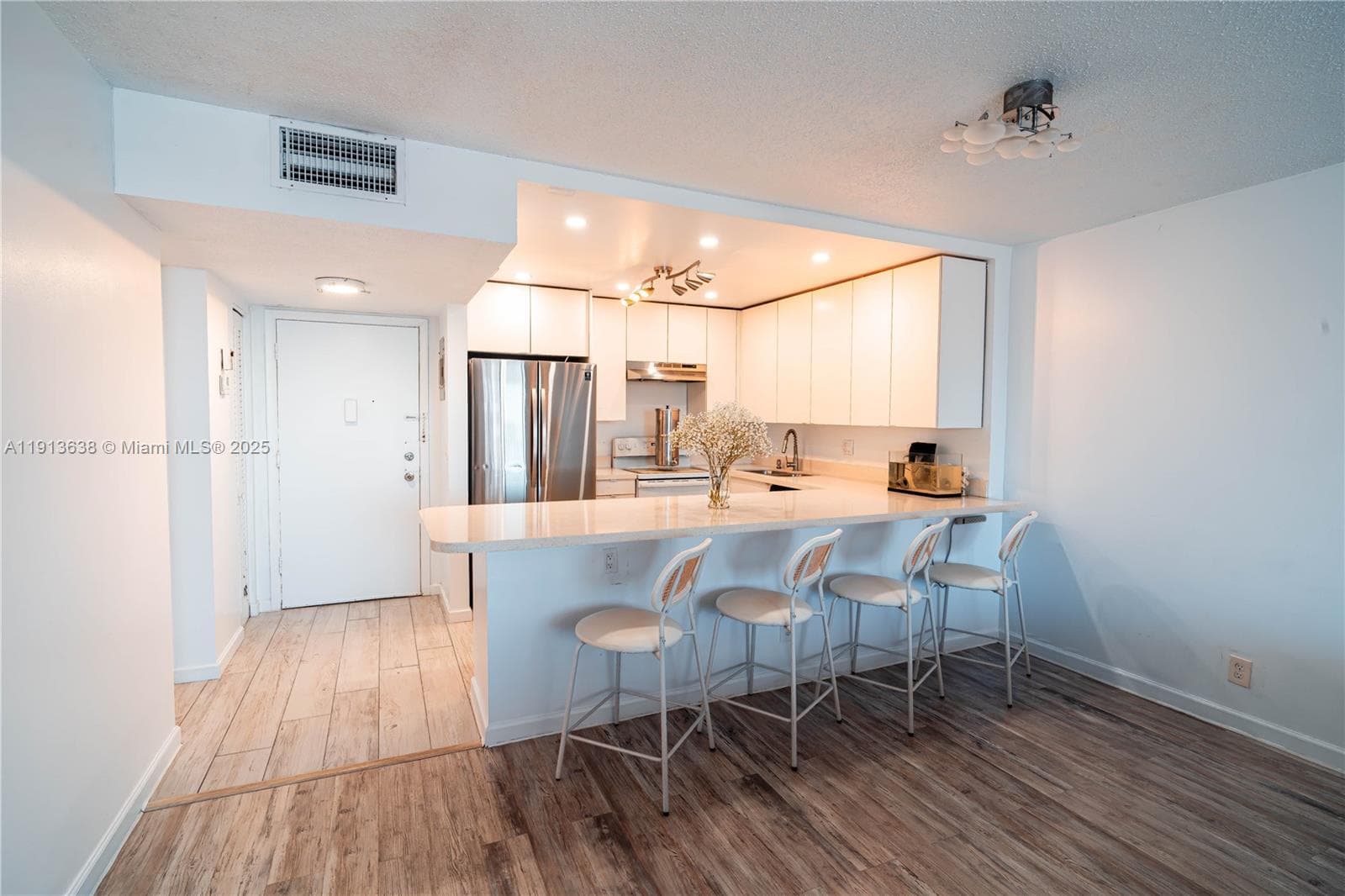 IMPERIAL TOWERS · #918 in Hallandale Beach - Photo 17