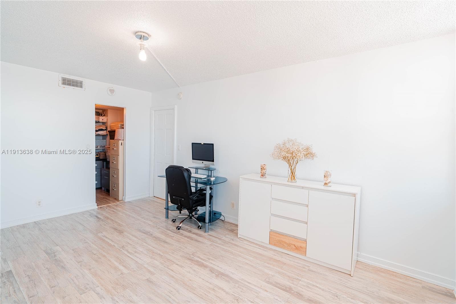 IMPERIAL TOWERS · #918 in Hallandale Beach - Photo 22