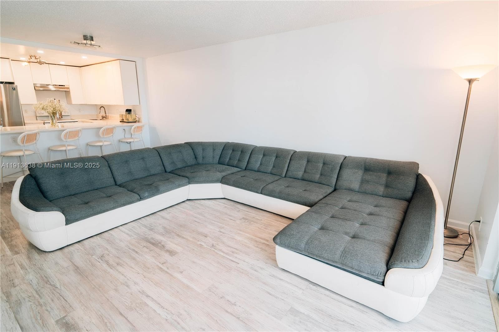 IMPERIAL TOWERS · #918 in Hallandale Beach - Photo 14