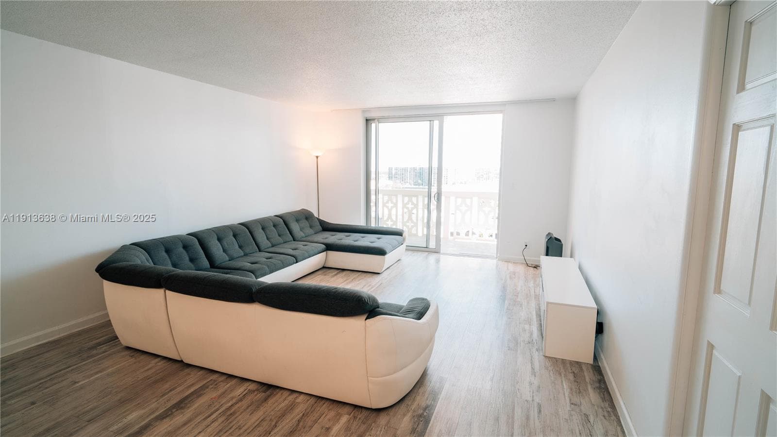 IMPERIAL TOWERS · #918 in Hallandale Beach - Photo 15