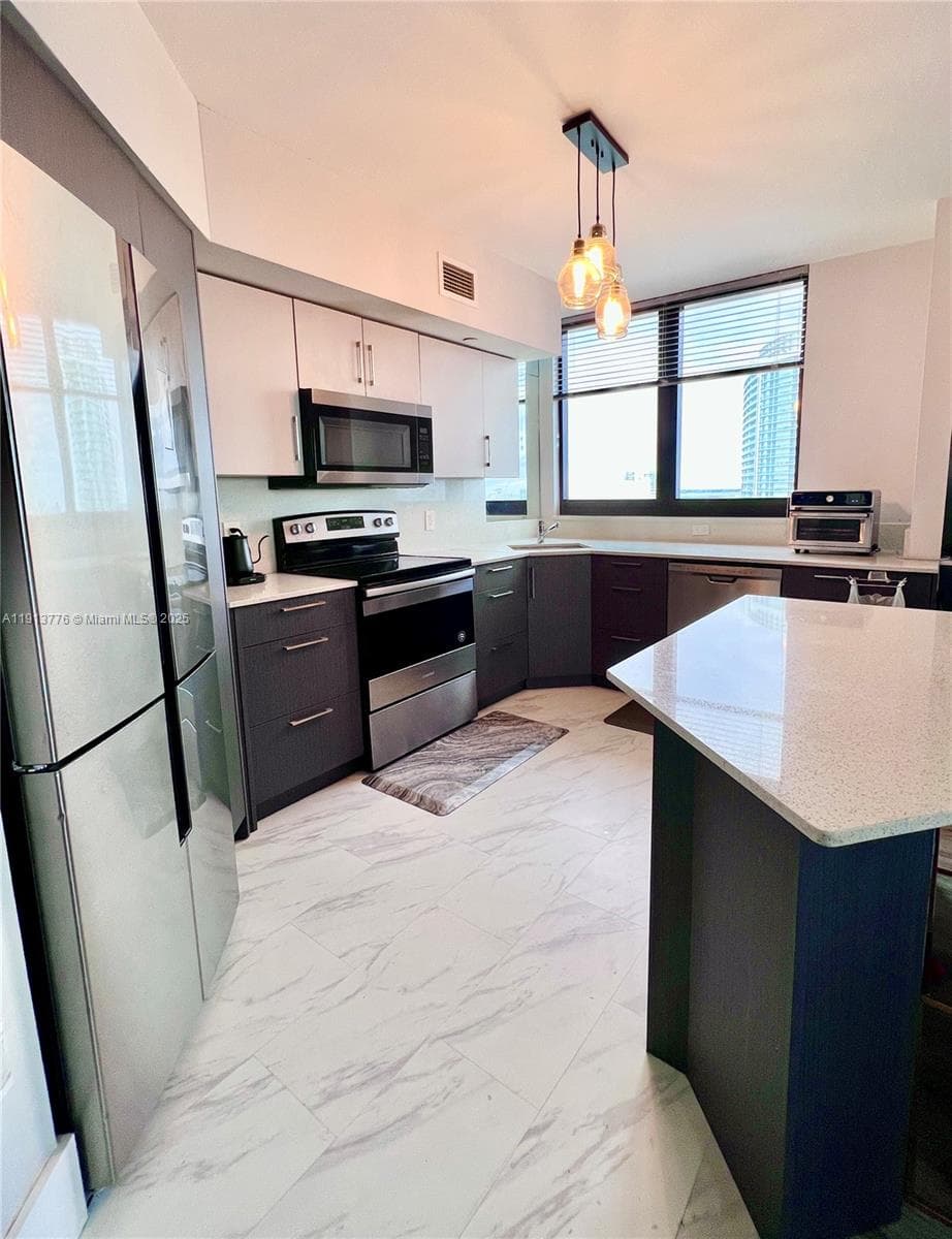 THE WAVERLY AT SOUTH BEAC · #1807 in Miami Beach - Photo 2