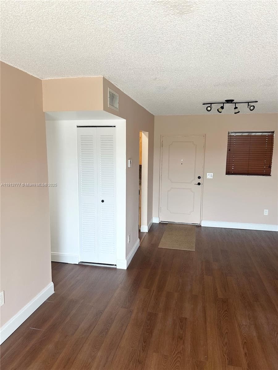 MIRAMAR TERRACE CONDO · #404 in Miami - Photo 10