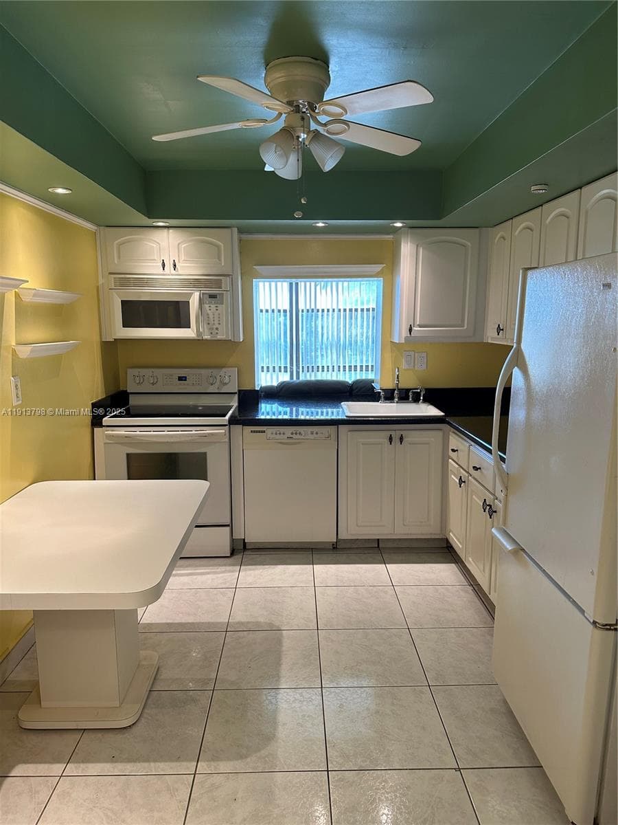 OCEANVIEW PARK CONDO · #325 in Hallandale Beach - Photo 2