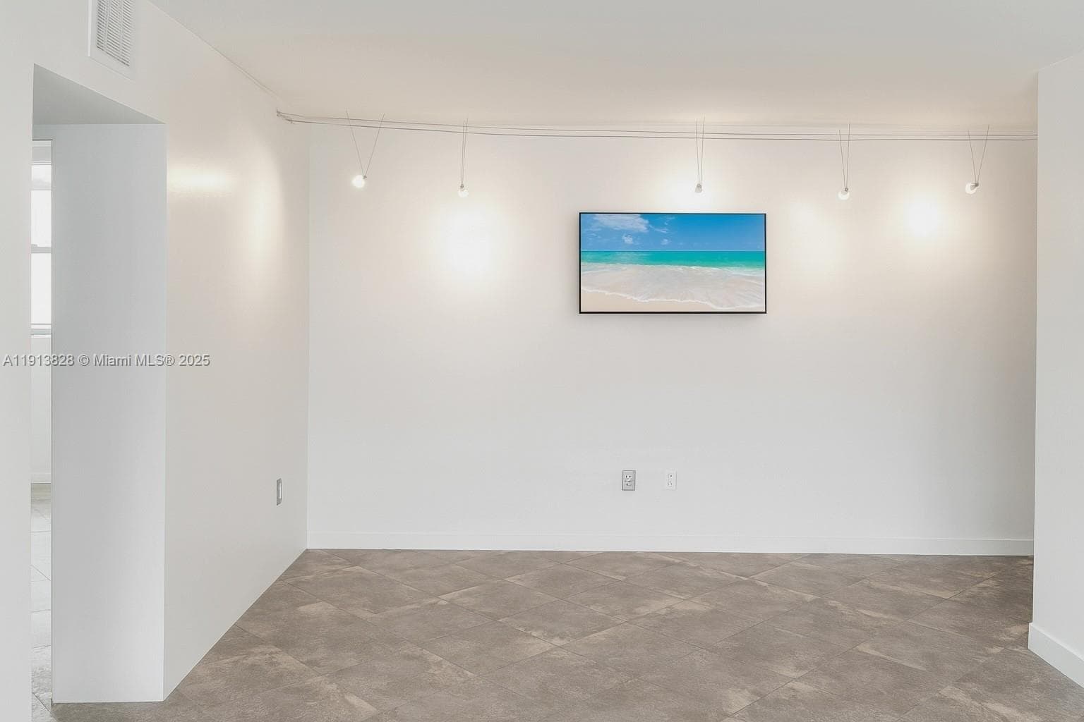 LINCOLN TOWERS CONDO · #A301 in Miami Beach - Photo 4