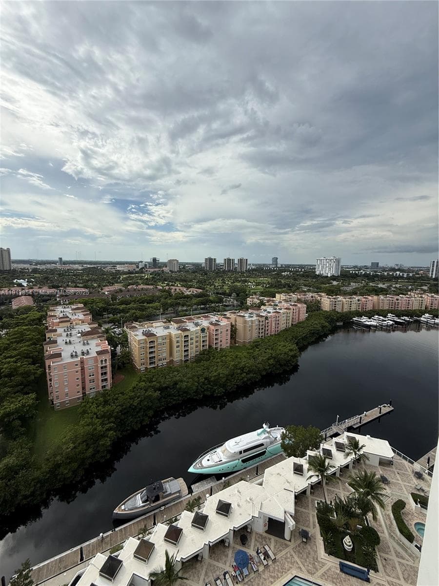 MARINA TOWER CONDO · #18D in Aventura - Photo 27
