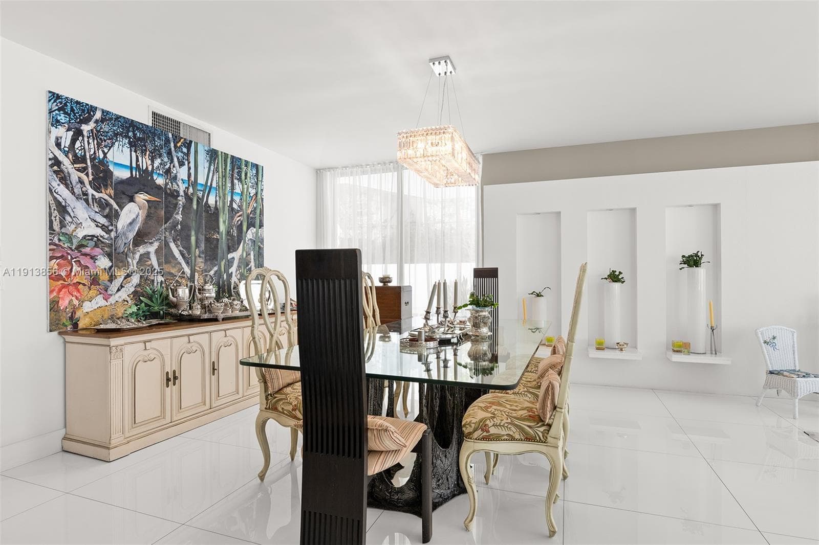 Beautiful, large dining area perfectly situated between the kitchen and living room