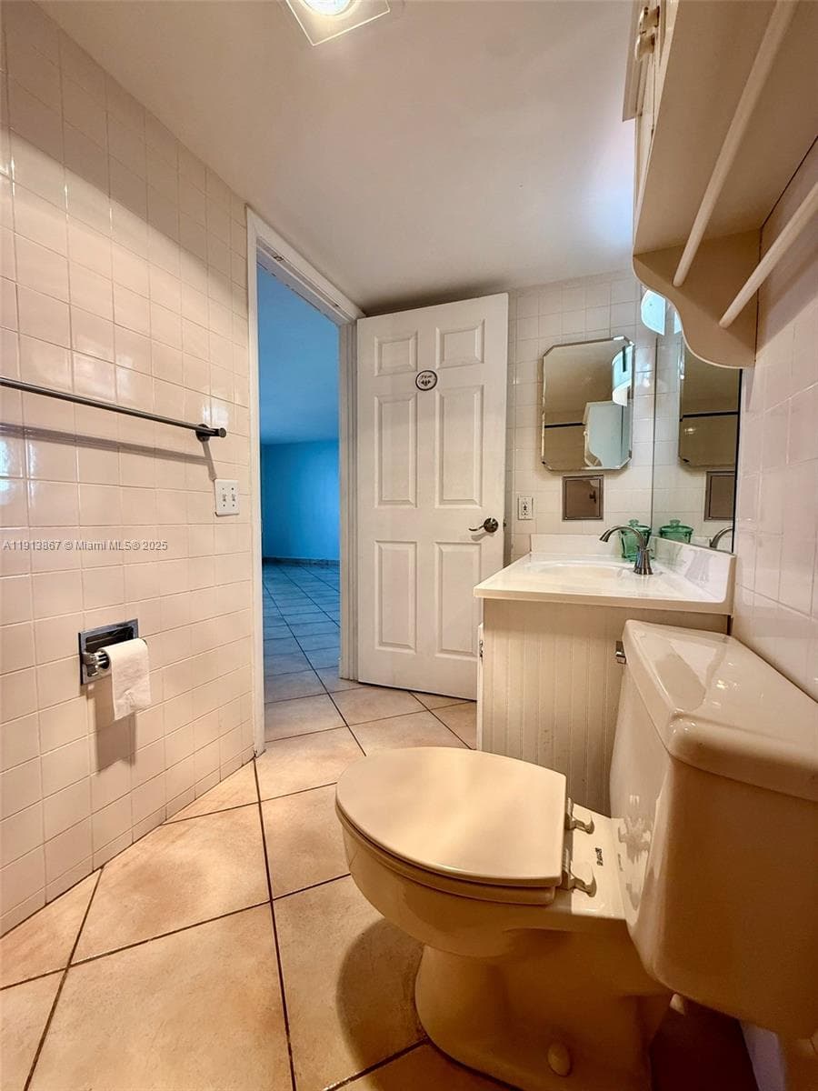BAYVIEW TOWER CONDO · #PH1004 in Miami - Photo 32