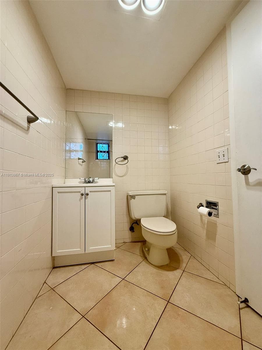 BAYVIEW TOWER CONDO · #PH1004 in Miami - Photo 44