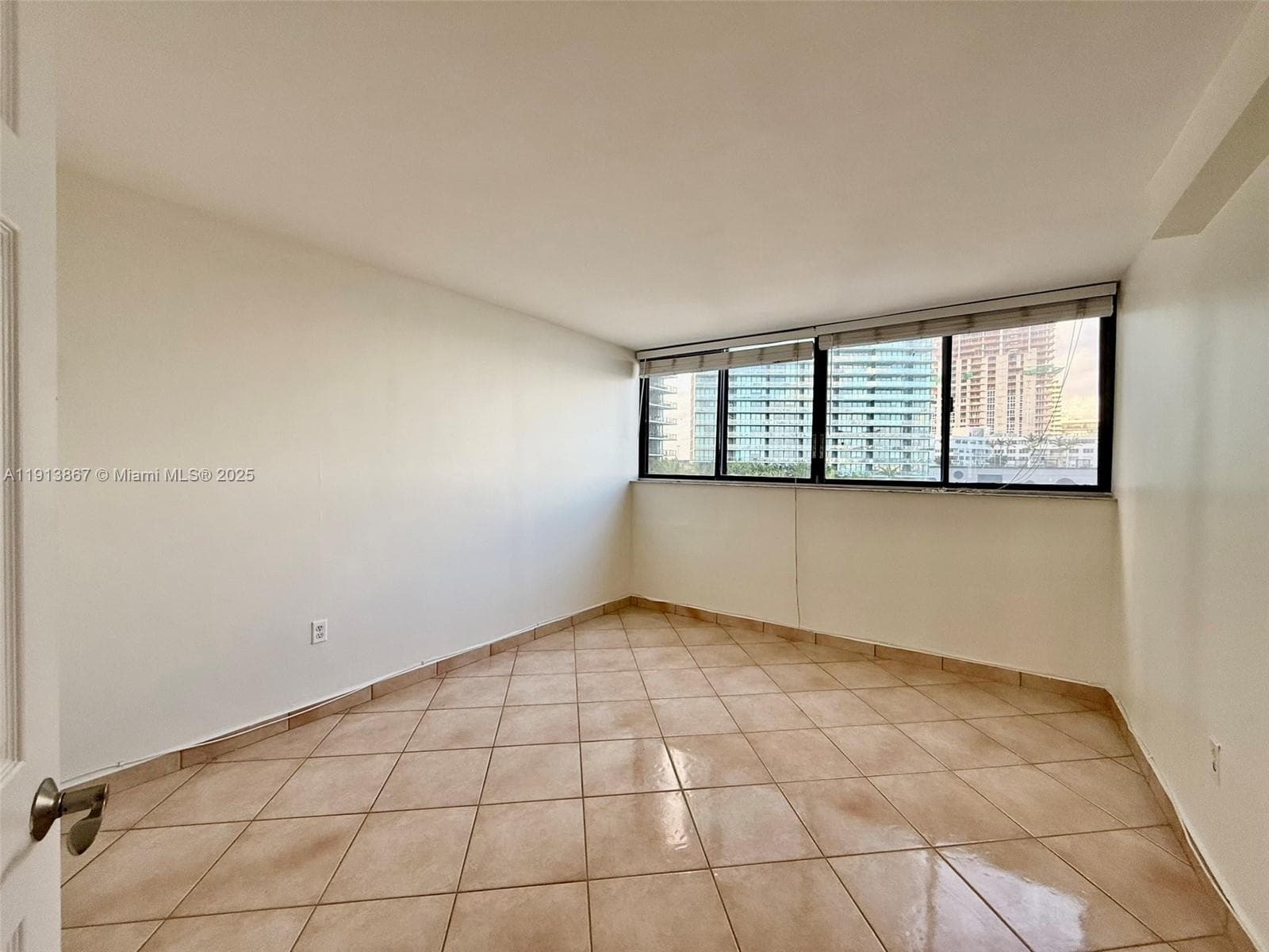 BAYVIEW TOWER CONDO · #PH1004 in Miami - Photo 25