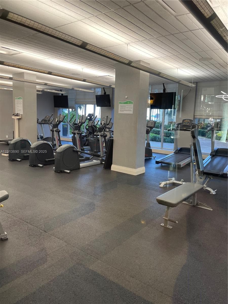 TIDES ON HOLLYWOOD BEACH · #11T in Lauderdale By The Sea - Photo 36