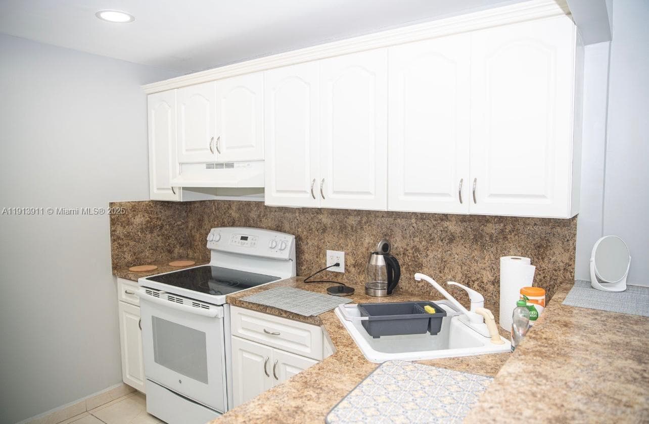 BRAVURA II CONDO · #703 in Aventura - Photo 6