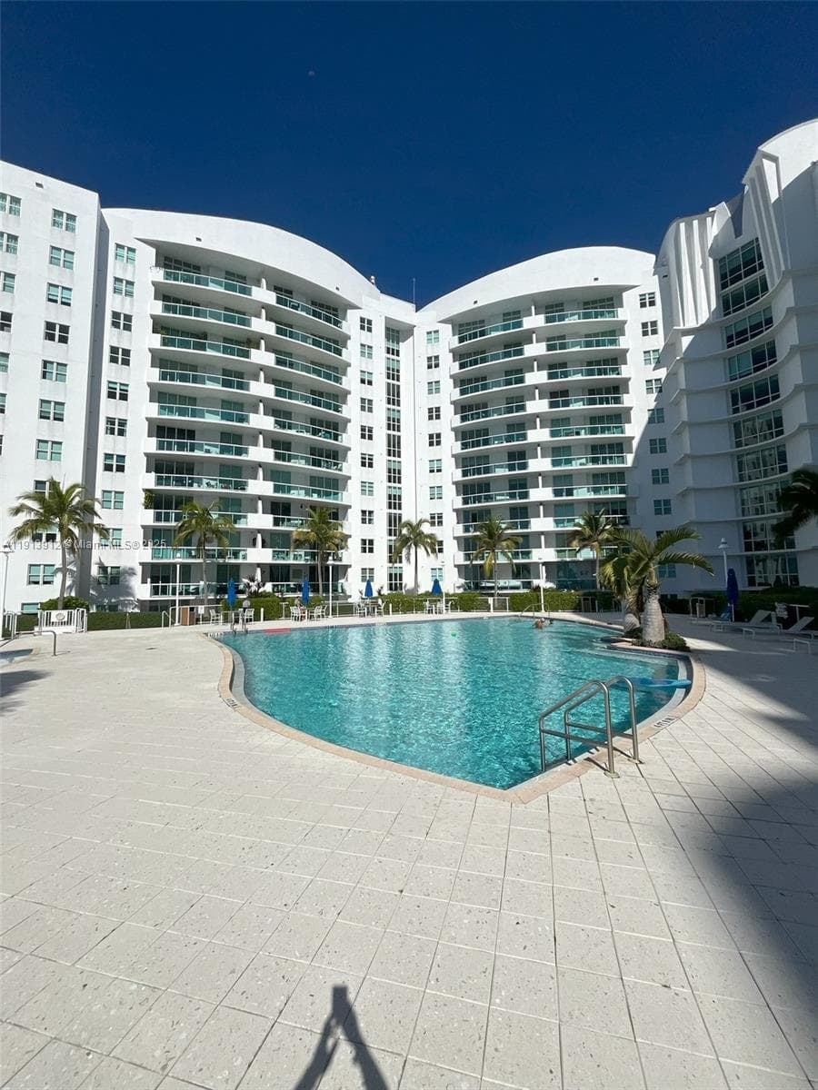 MAIN POOL