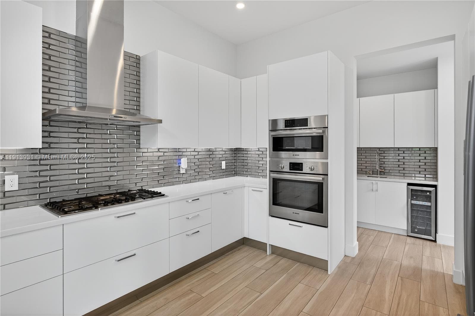 5999 E Brookfield Cir E photo 13