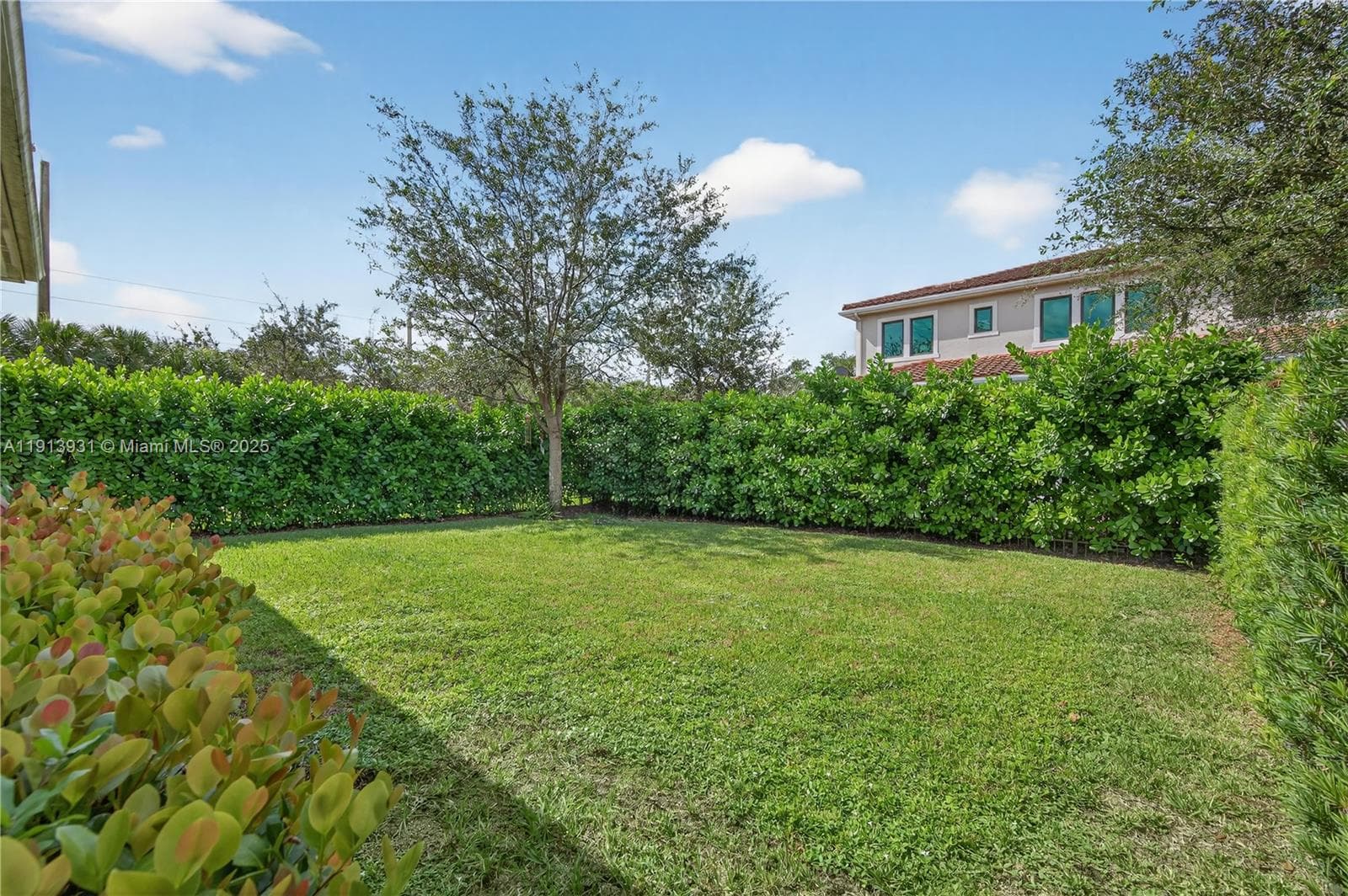 5999 E Brookfield Cir E photo 5