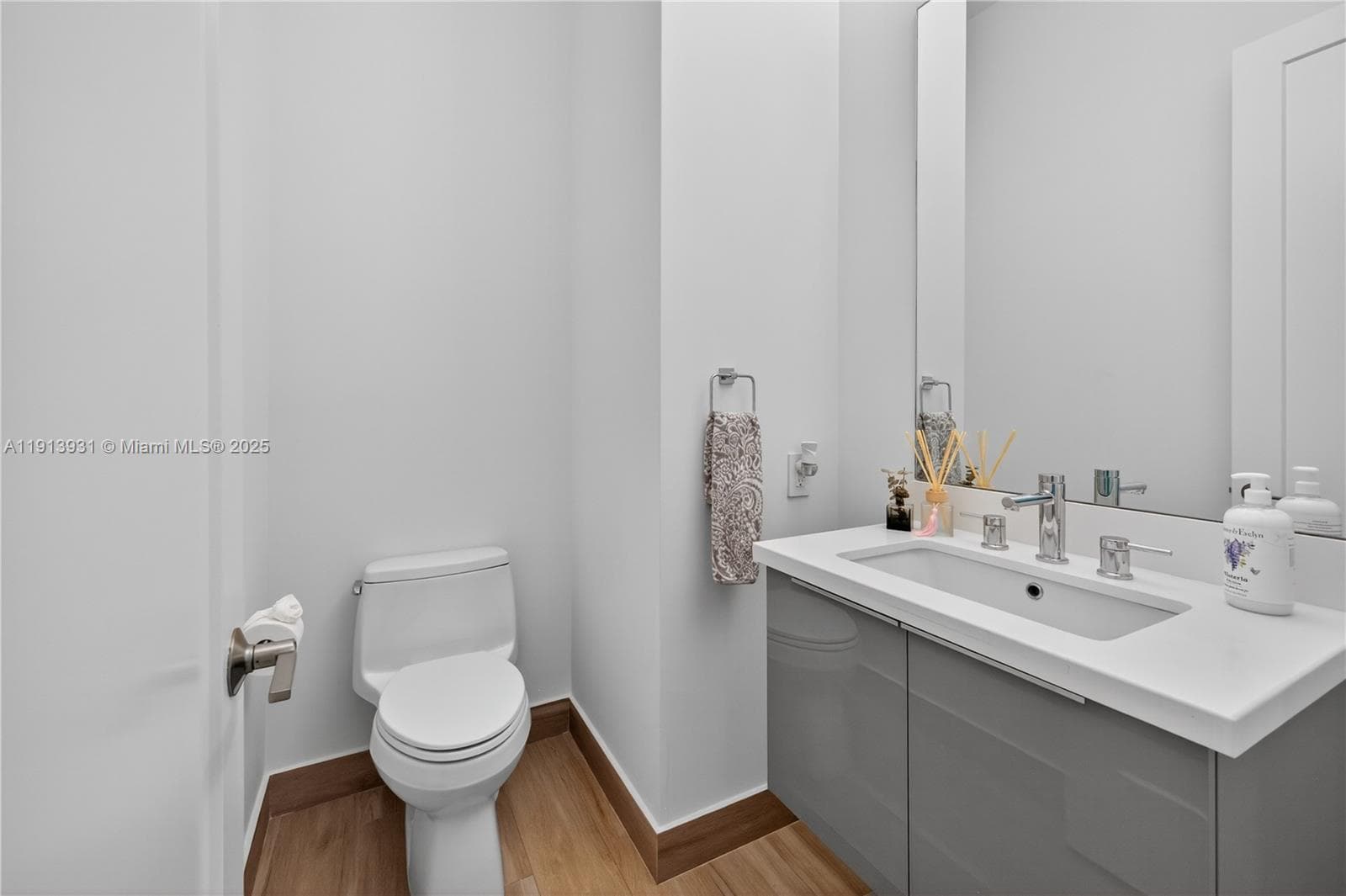 5999 E Brookfield Cir E photo 25