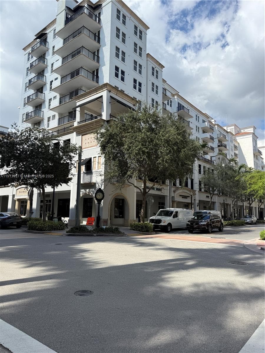 ONE VILLAGE PLACE CONDO · #811 in Coral Gables - Photo 4
