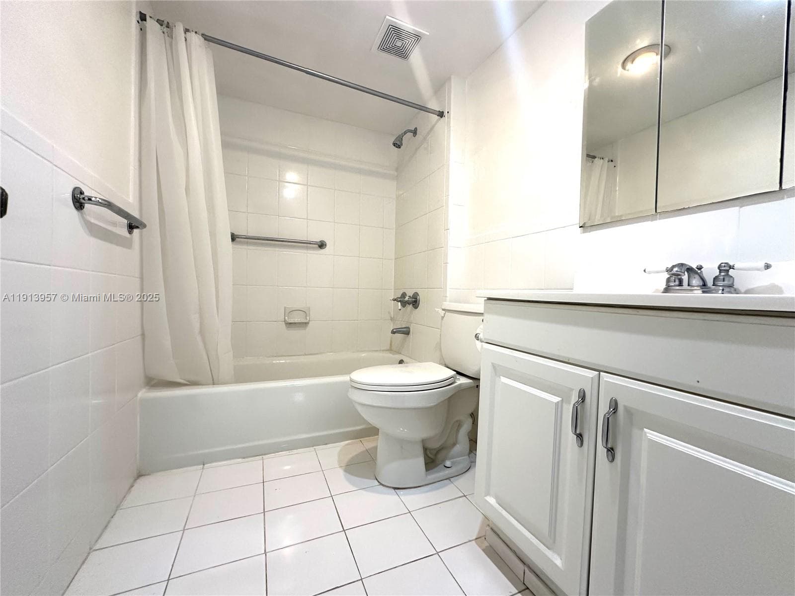 WEST BAY GARDENS CONDO · #316 in Miami Beach - Photo 9