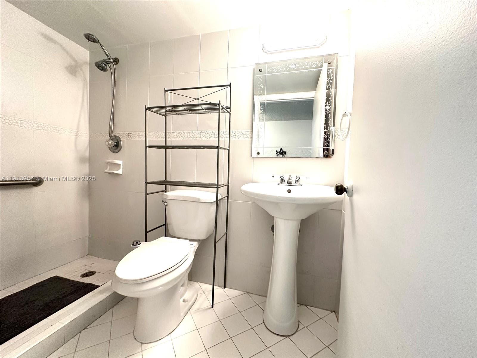 2nd/Guest Bath