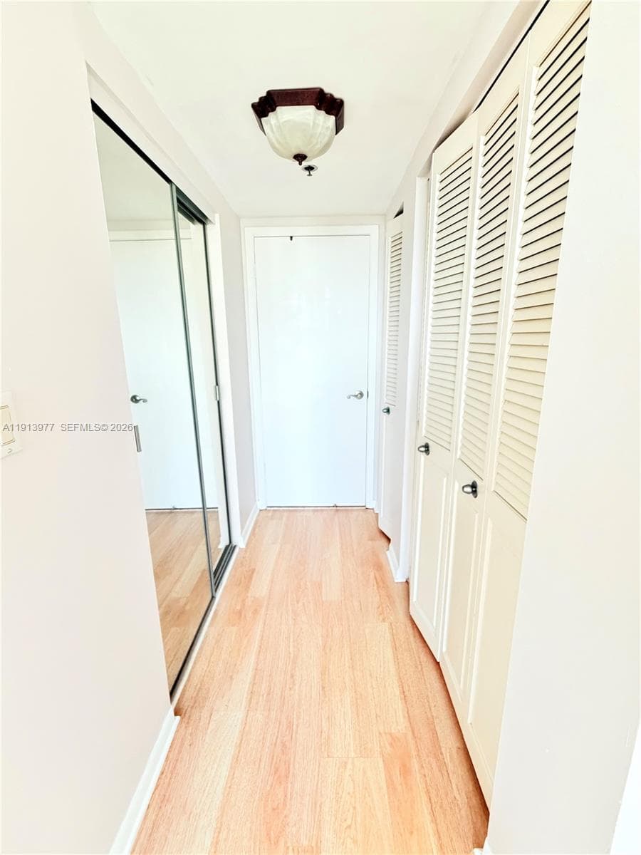 HILLCREST EAST 20 · #704 in Hollywood - Photo 20