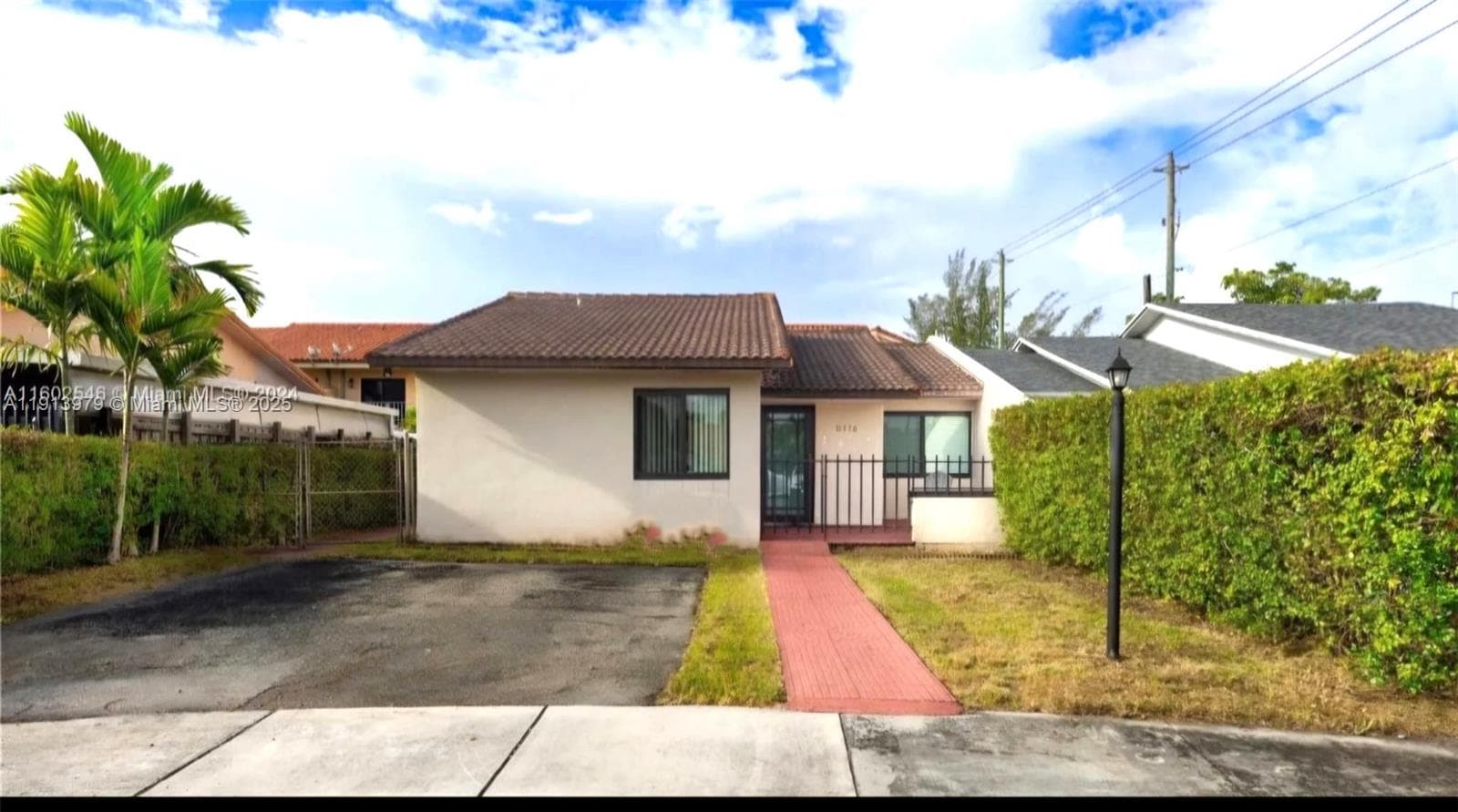 11570 SW 5th St photo 1