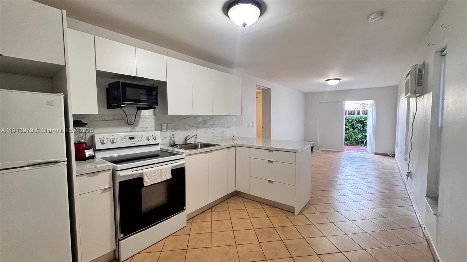11570 SW 5th St photo 11