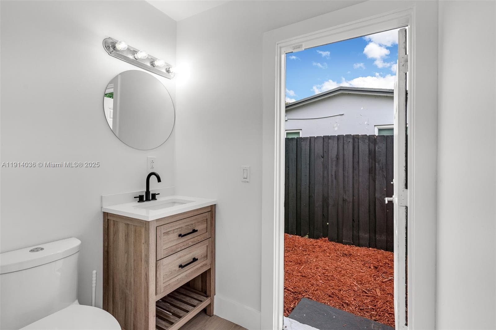 5230 Tyler St photo 18