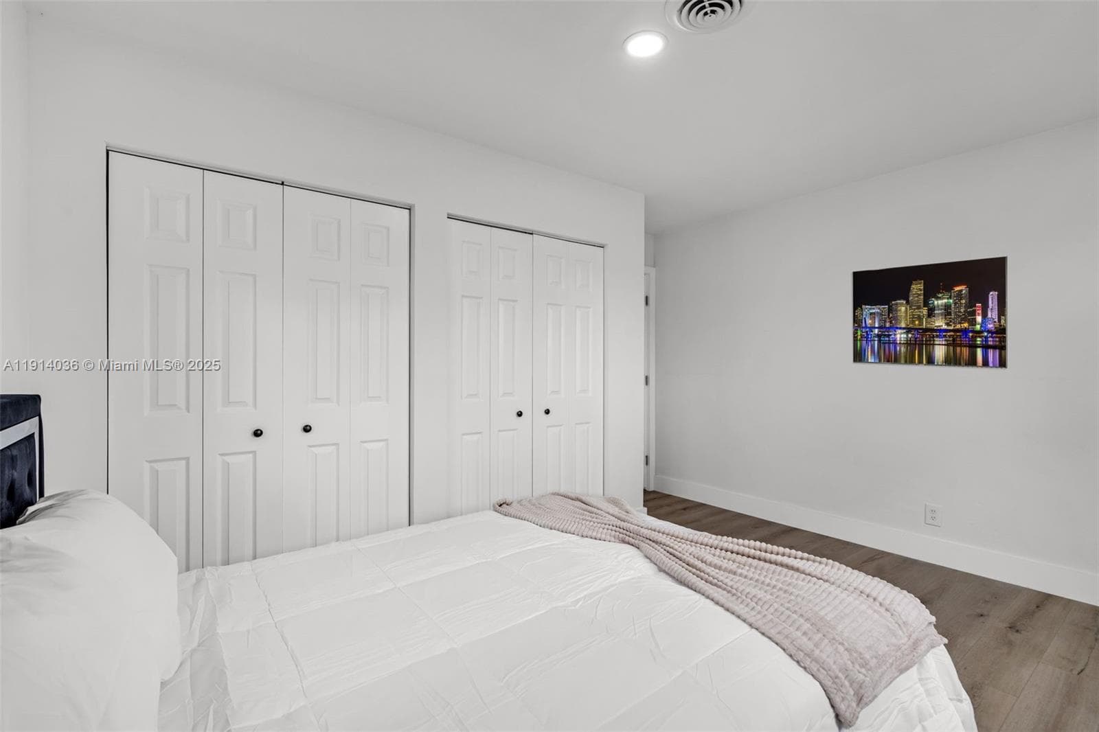 5230 Tyler St photo 21