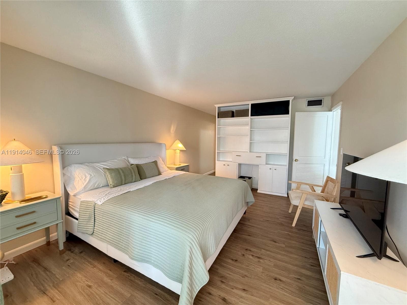 WELLINGTON CONDO · #203 in Fort Lauderdale - Photo 4