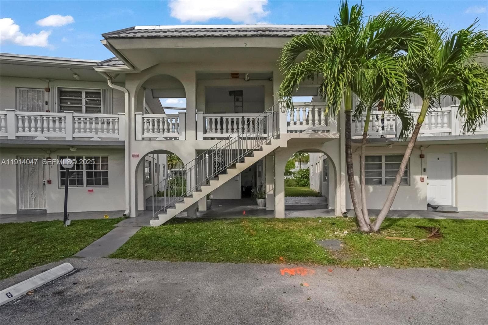RO-MONT SOUTH CONDO C · #C3 in Miami Gardens - Photo 3