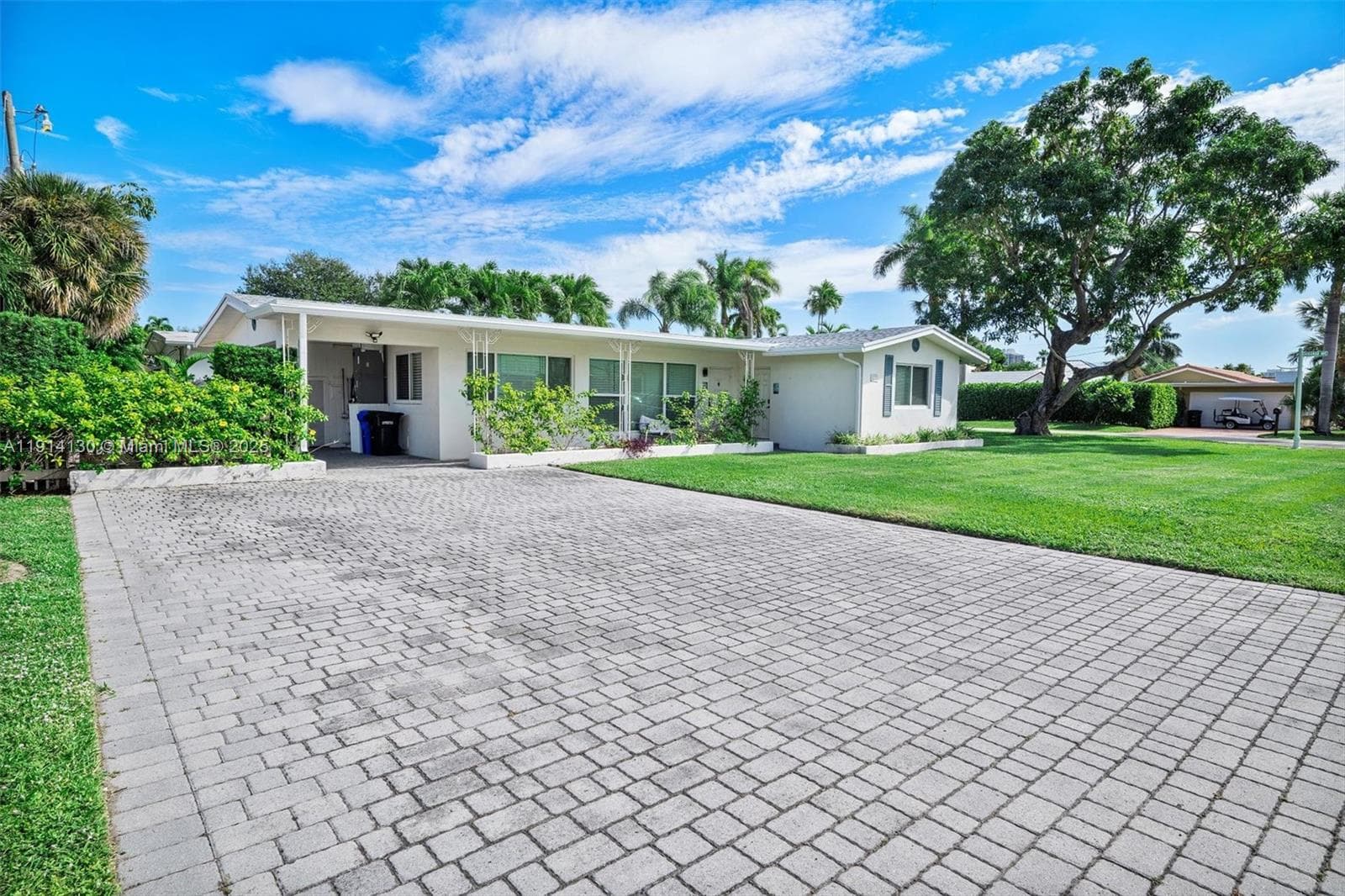 277 Miramar Ave photo 2