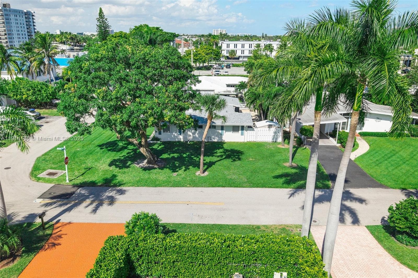 277 Miramar Ave photo 12