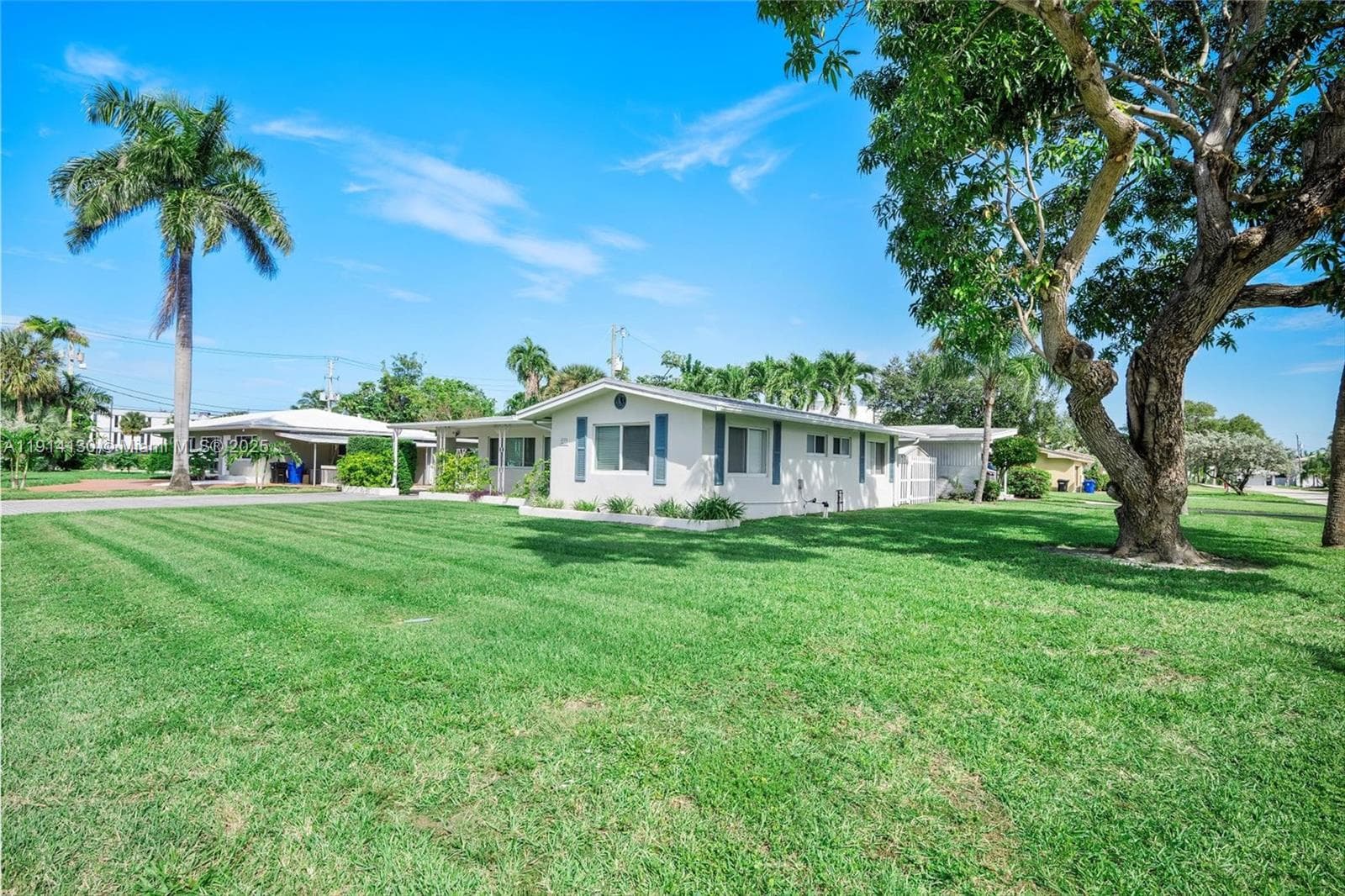 277 Miramar Ave photo 3
