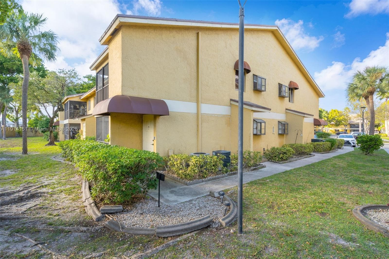 OAKLAND FOREST CLUB CONDO · #203 in Oakland Park - Photo 23