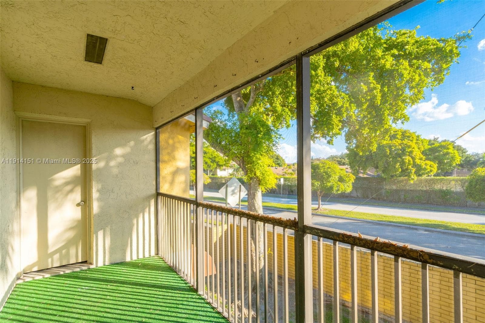 OAKLAND FOREST CLUB CONDO · #203 in Oakland Park - Photo 20