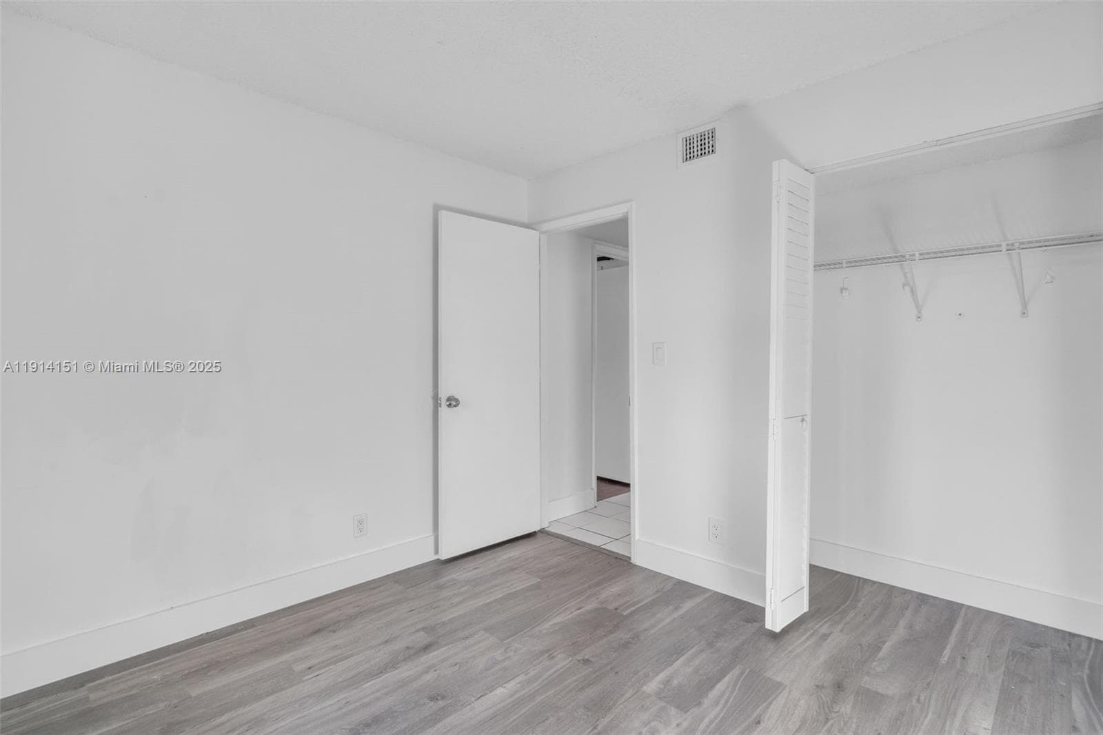 OAKLAND FOREST CLUB CONDO · #203 in Oakland Park - Photo 15