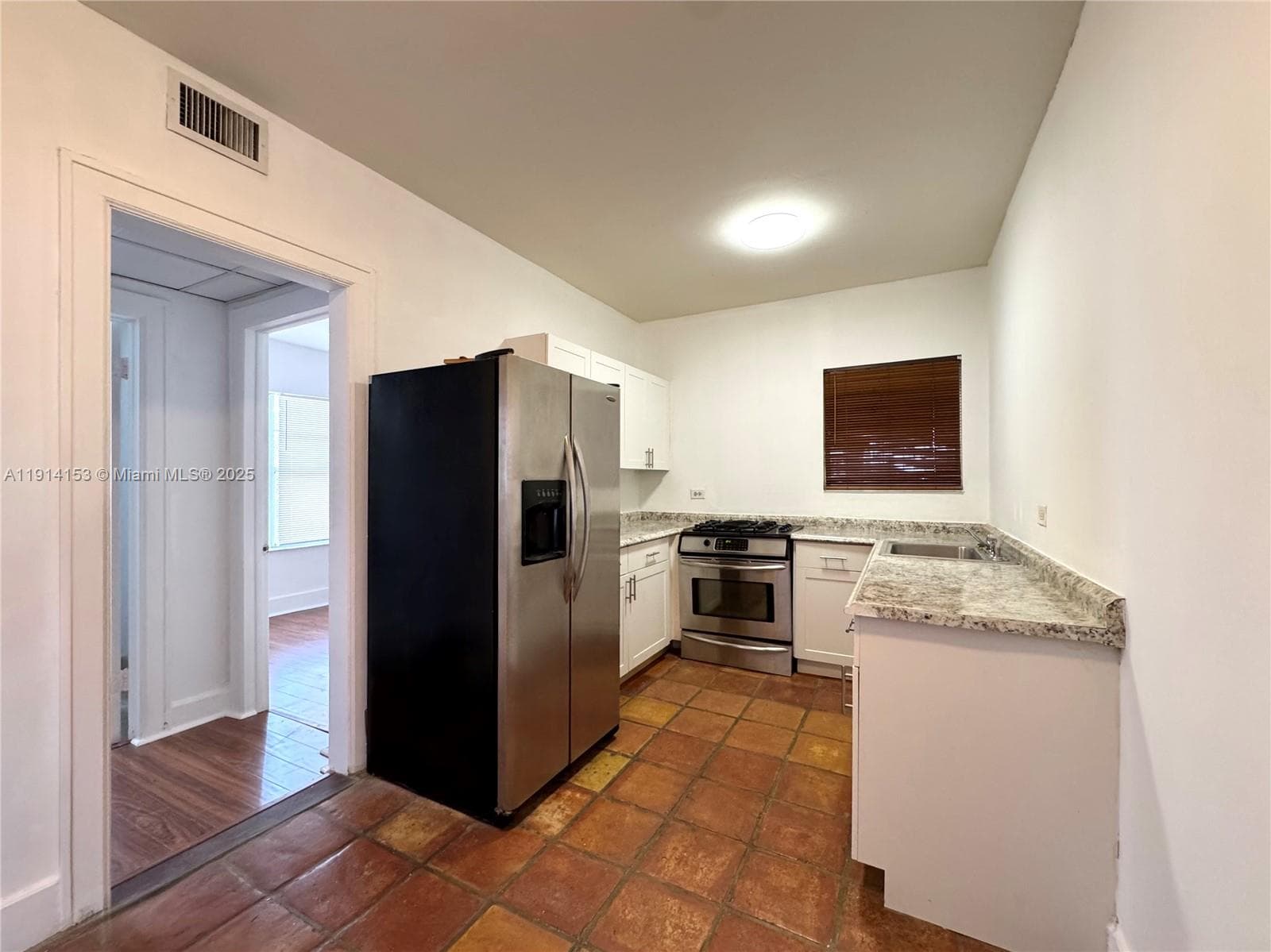 PALM GARDEN CONDO · #9 in Miami Beach - Photo 12