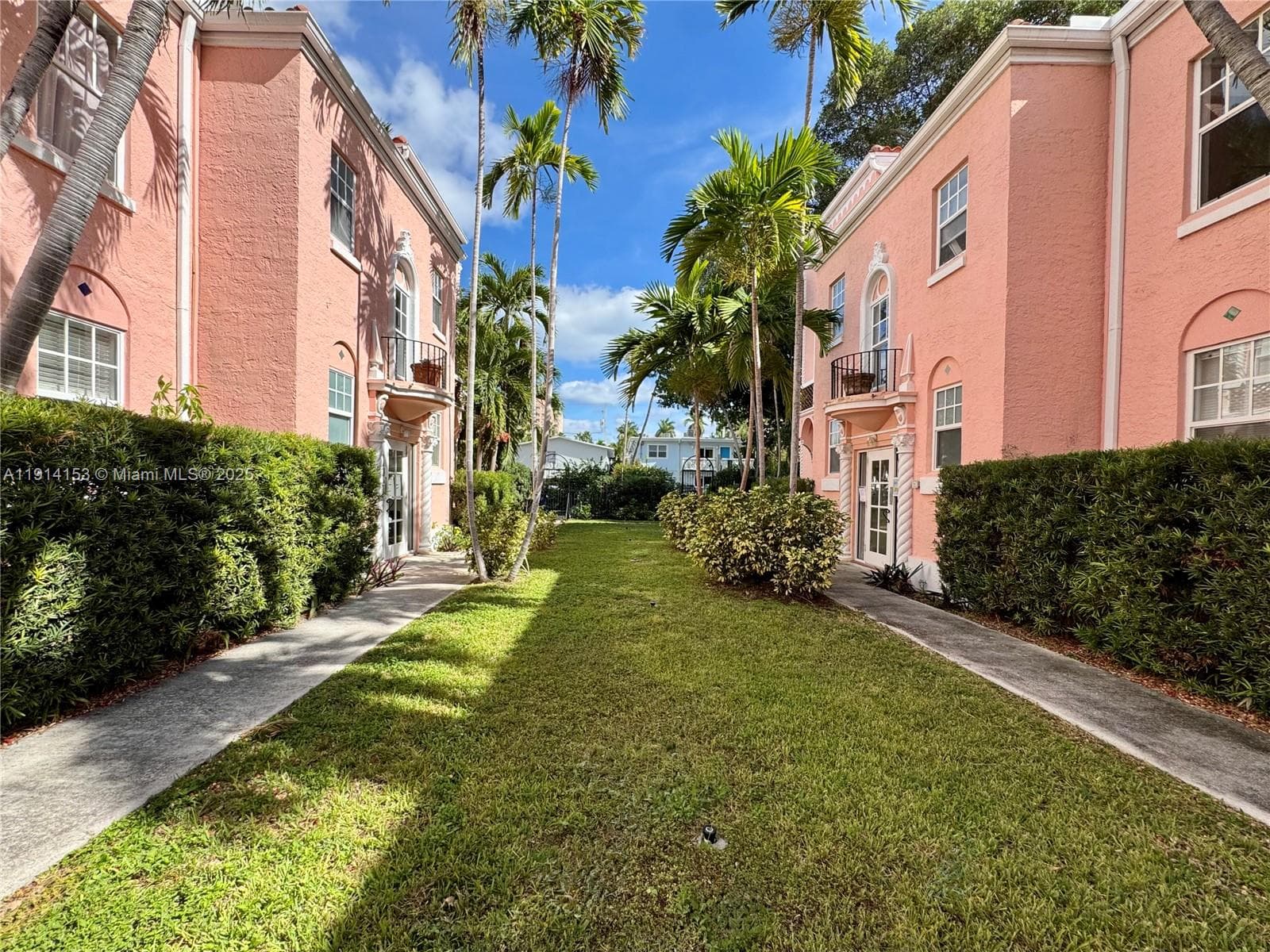 PALM GARDEN CONDO · #9 in Miami Beach - Photo 22