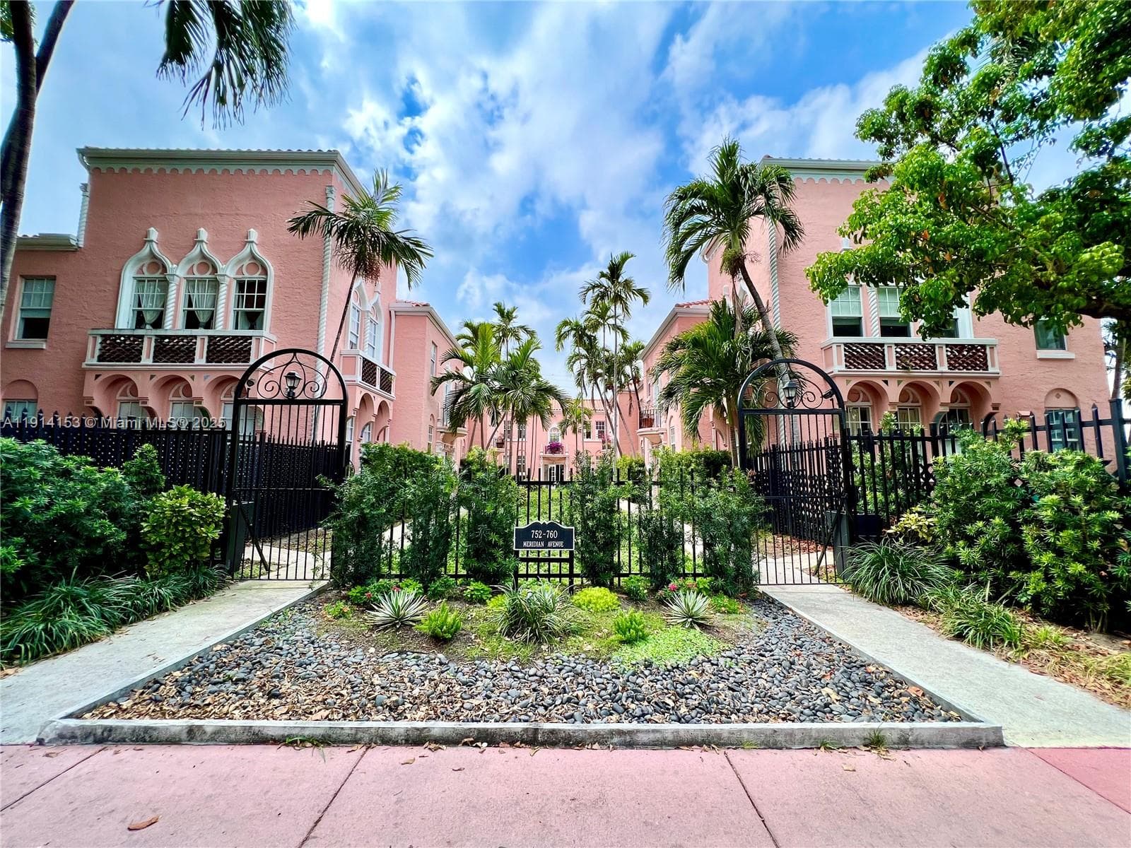 PALM GARDEN CONDO · #9 in Miami Beach - Photo 1