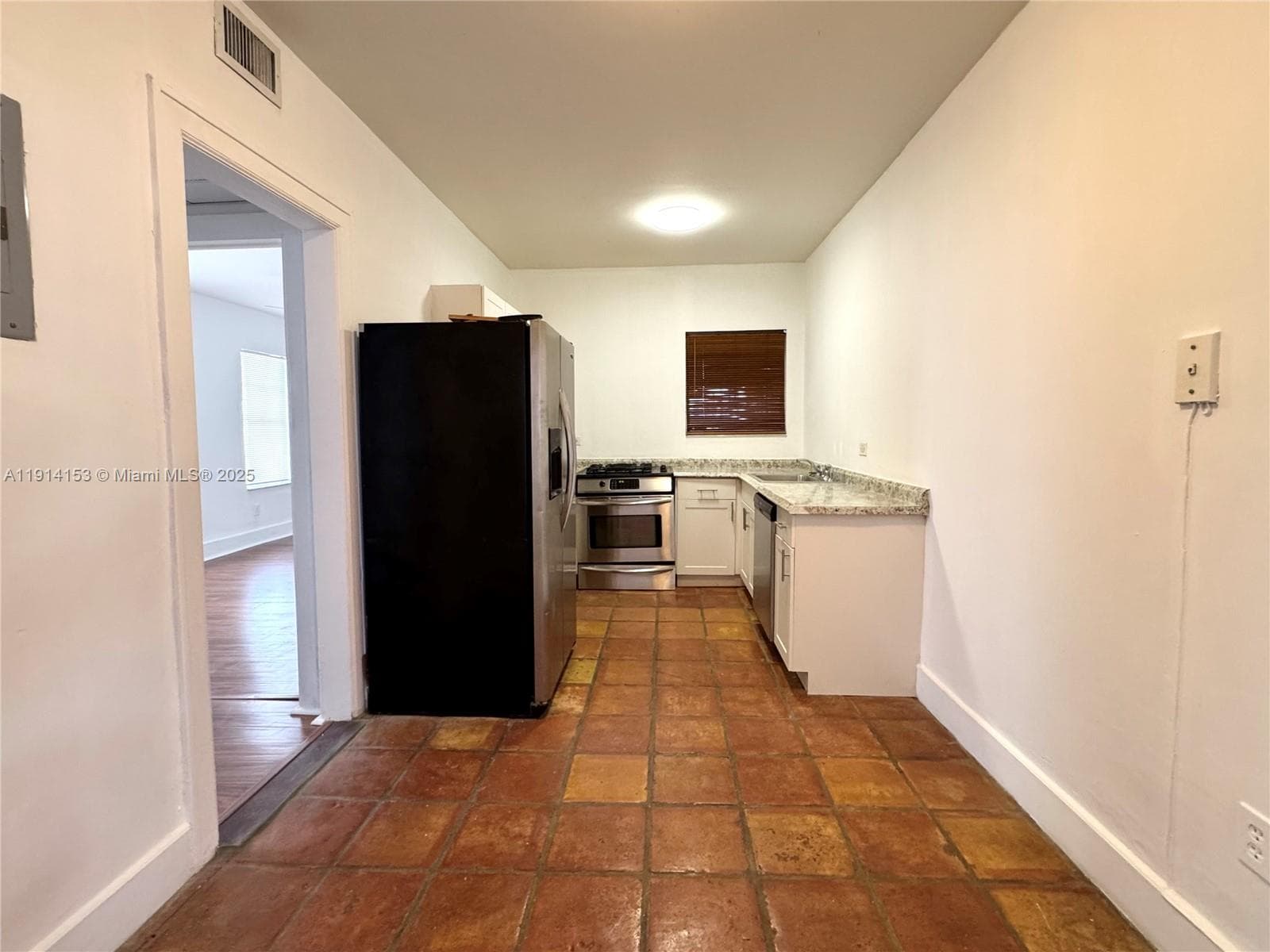 PALM GARDEN CONDO · #9 in Miami Beach - Photo 11