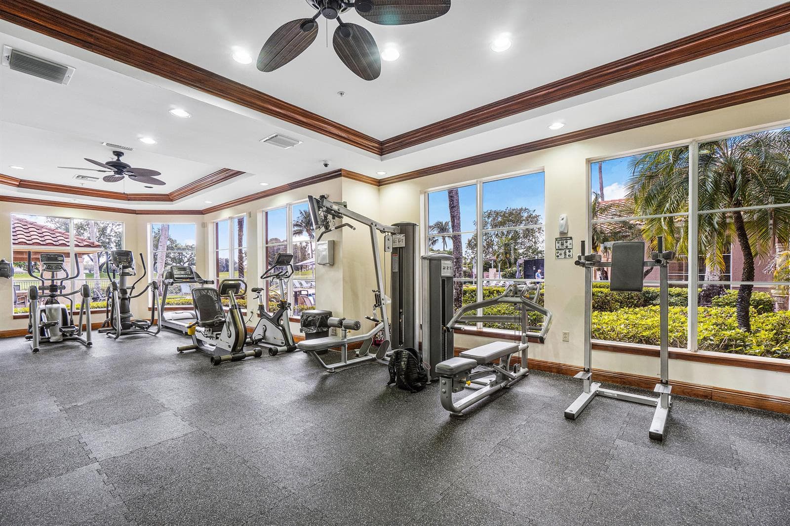 046-11770SaintAndrewsPlace-304-Wellingto