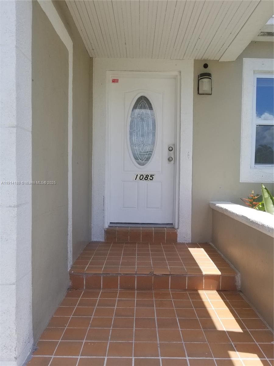 1085 NW 133rd St photo 14