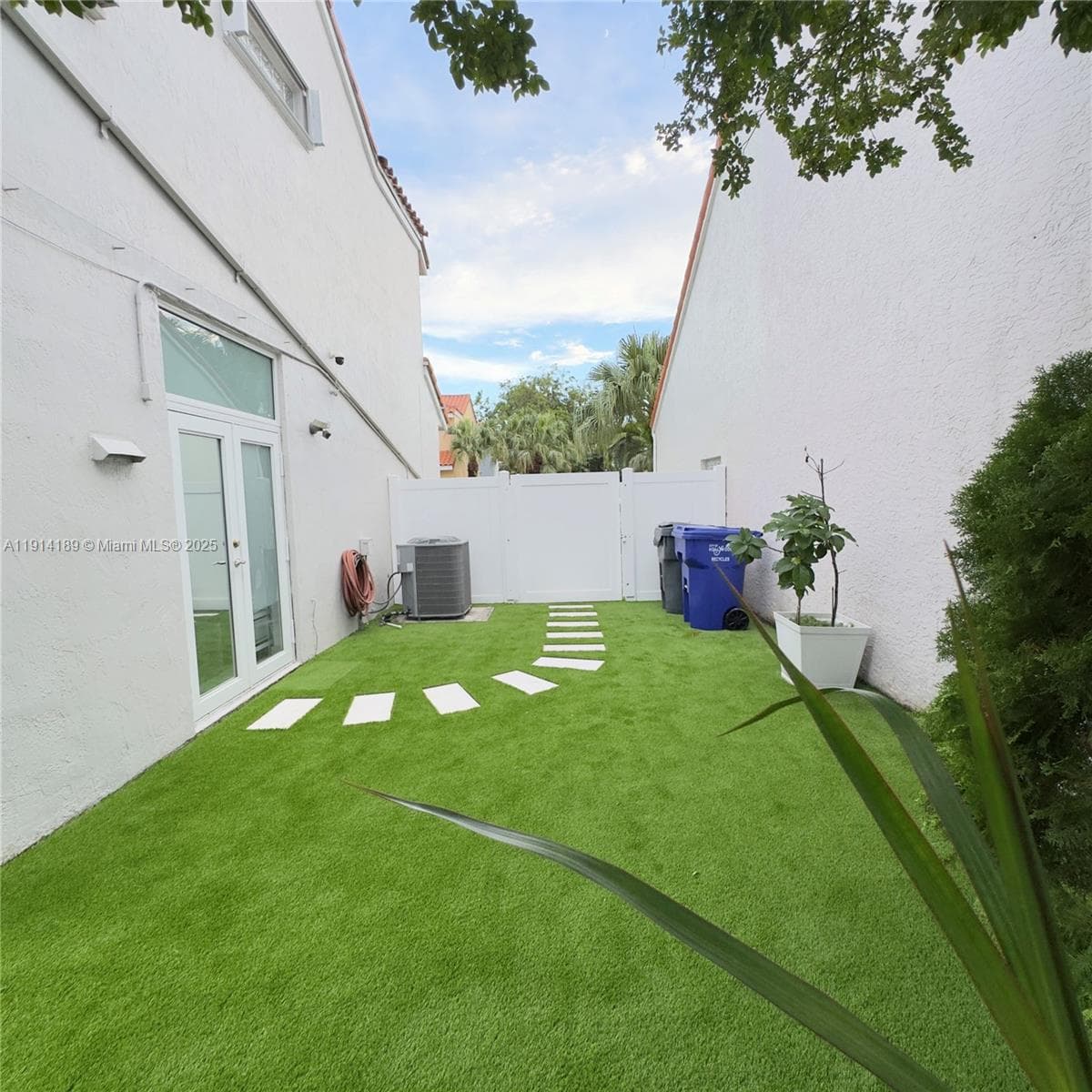 3645 Valais Dr photo 24