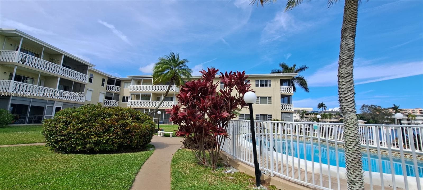 CRYSTAL COVE CONDO · #2B in Hallandale Beach - Photo 36