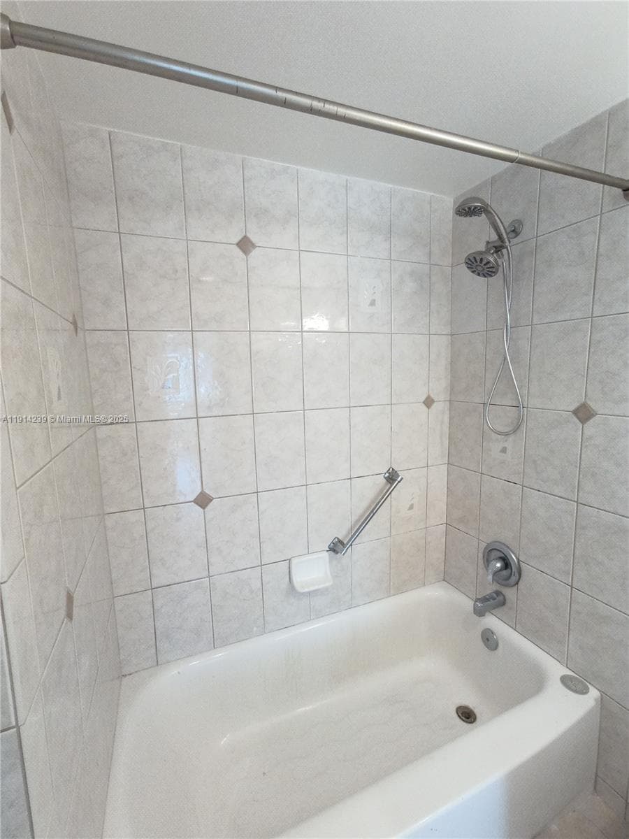 CRYSTAL COVE CONDO · #2B in Hallandale Beach - Photo 15
