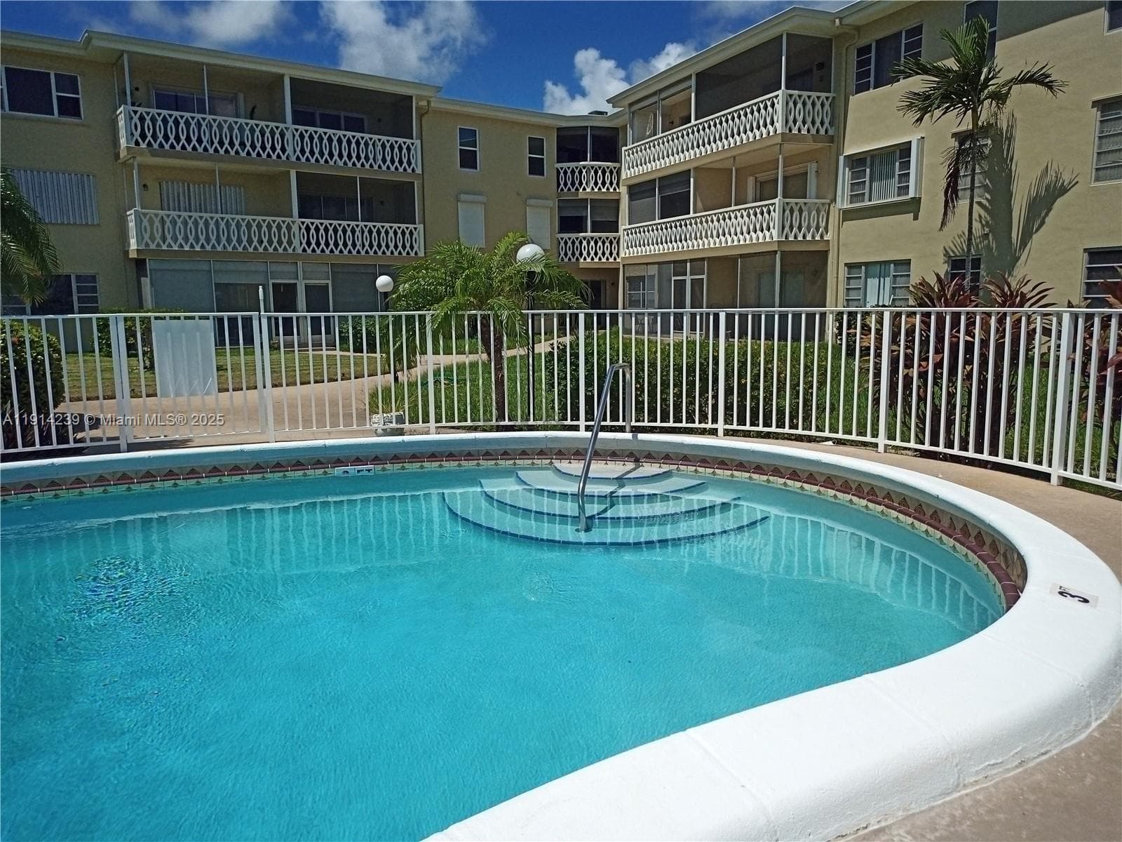 CRYSTAL COVE CONDO · #2B in Hallandale Beach - Photo 29