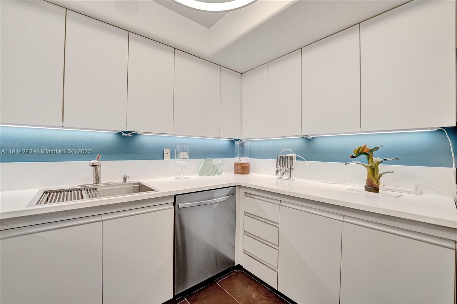 SUMMIT CONDO · #218N in Hollywood - Photo 24