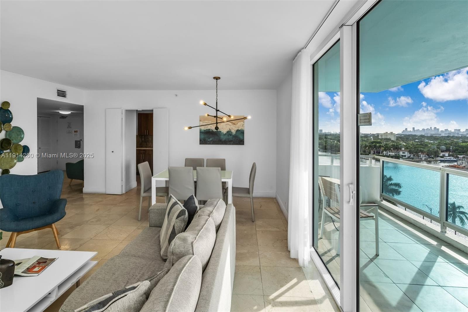 AMD PL OF FIRST OCEAN FRO · #12B in Miami Beach - Photo 1